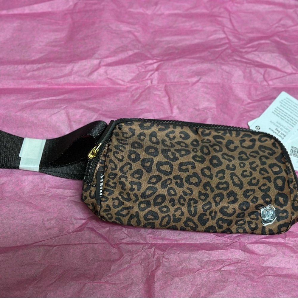 Lululemon Everywhere Belt Bag Leopard Print